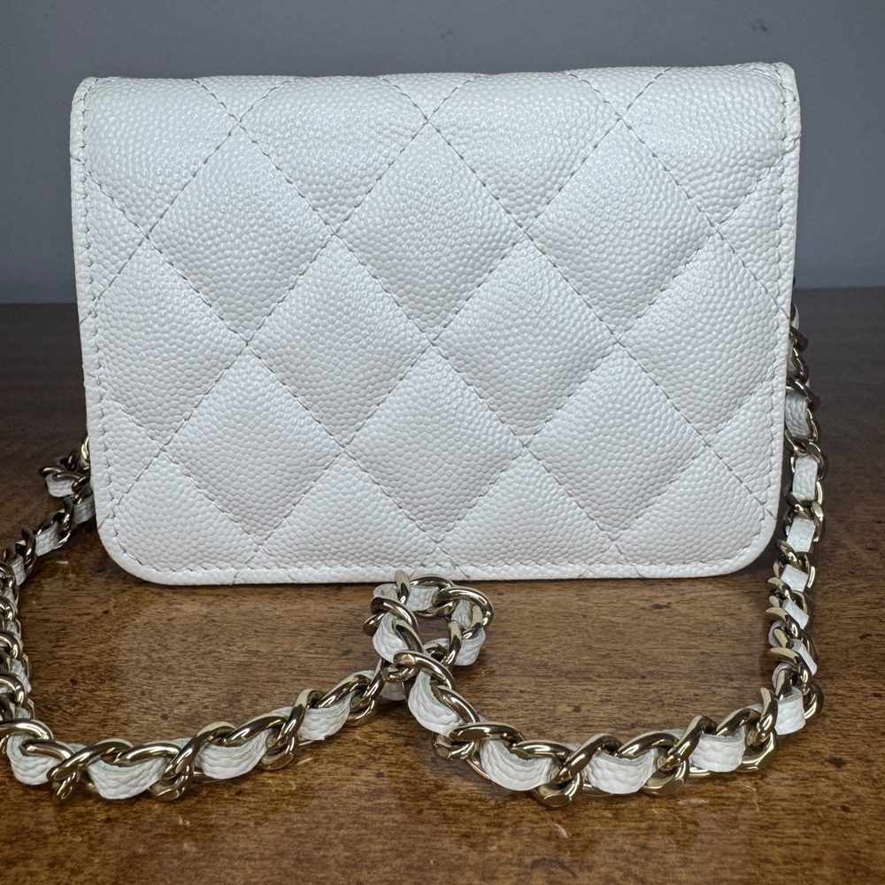 CHANEL White Caviar Leather cardholder on chain - Picture 3 of 15